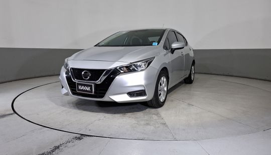 Nissan • Versa