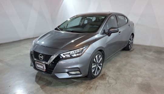 Nissan • Versa
