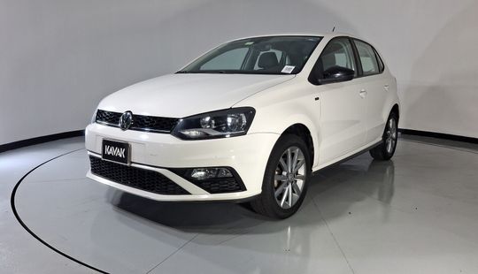 Volkswagen • Polo