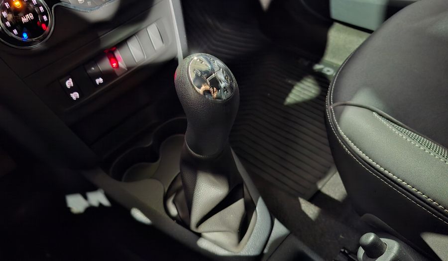 Renault Logan 1.6 INTENS Sedan 2024