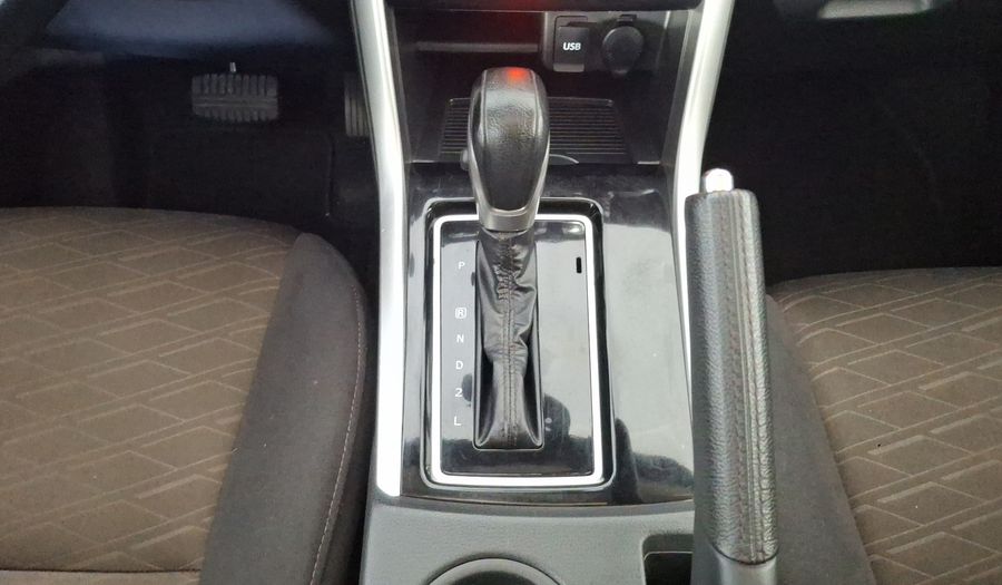 Mitsubishi Xpander 1.5 CROSS AUTO Minivan 2023