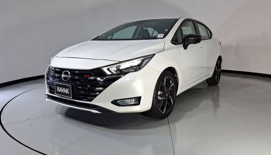 Nissan • Versa