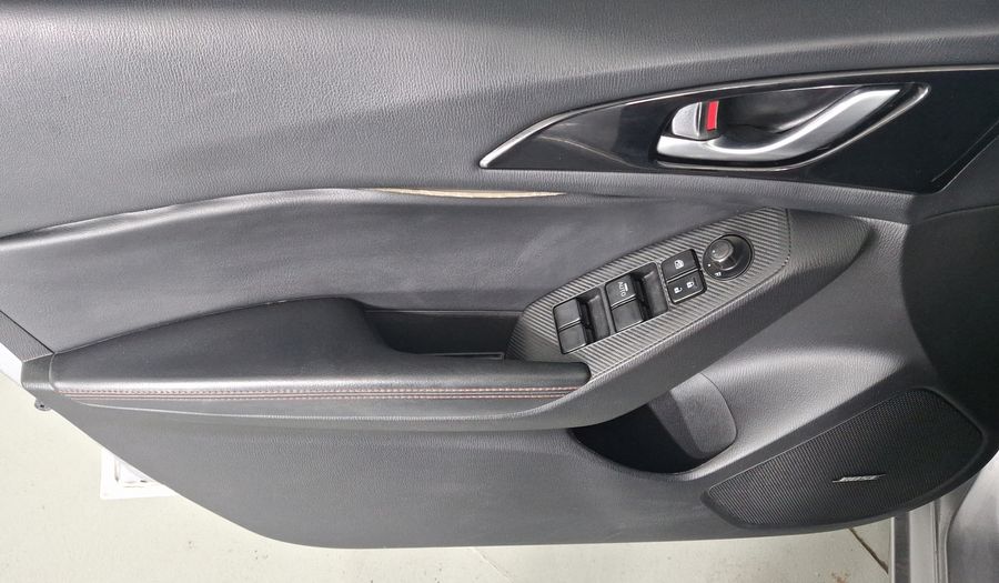 Mazda 3 2.5 SEDÁN S GT TA Sedan 2015
