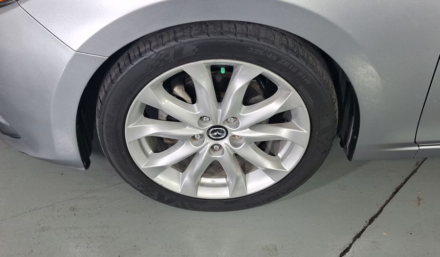 Mazda 3 2.5 SEDÁN S GT TA Sedan 2015