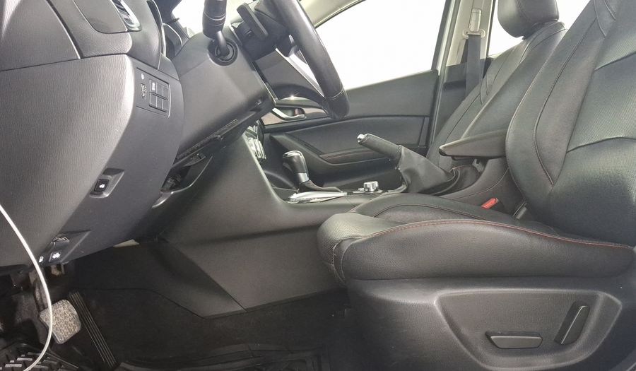Mazda 3 2.5 SEDÁN S GT TA Sedan 2015
