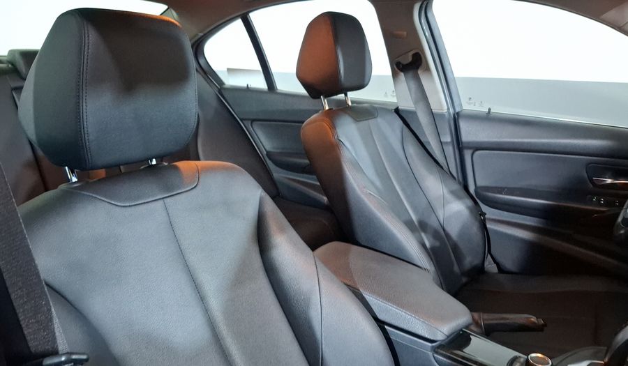 Bmw Serie 3 2.0 320IA LUXURY LINE Sedan 2015