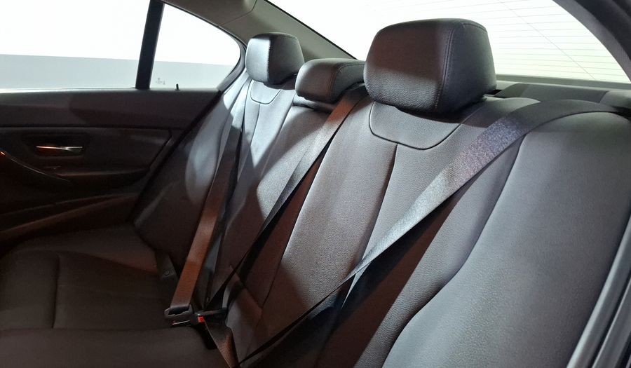 Bmw Serie 3 2.0 320IA LUXURY LINE Sedan 2015