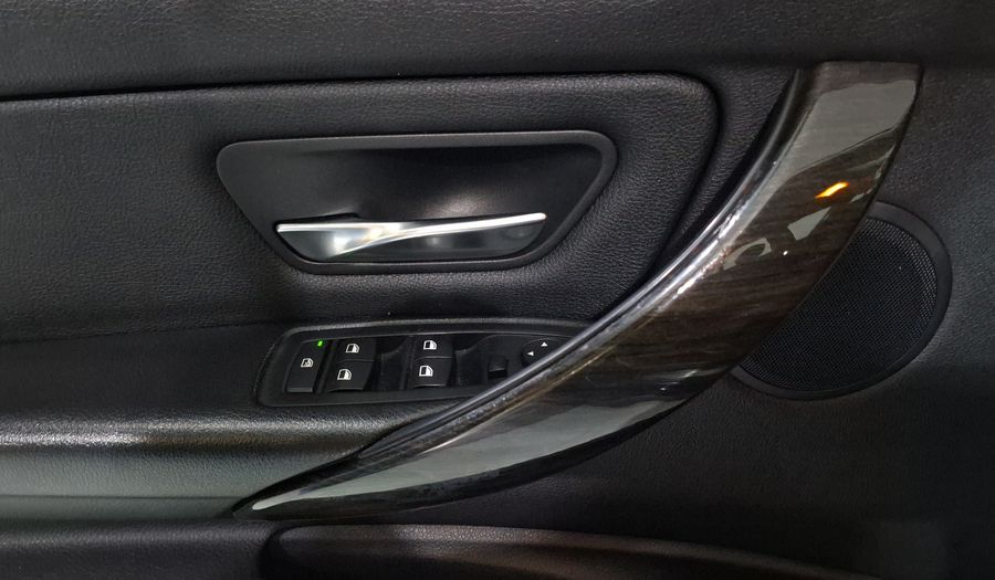 Bmw Serie 3 2.0 320IA LUXURY LINE Sedan 2015