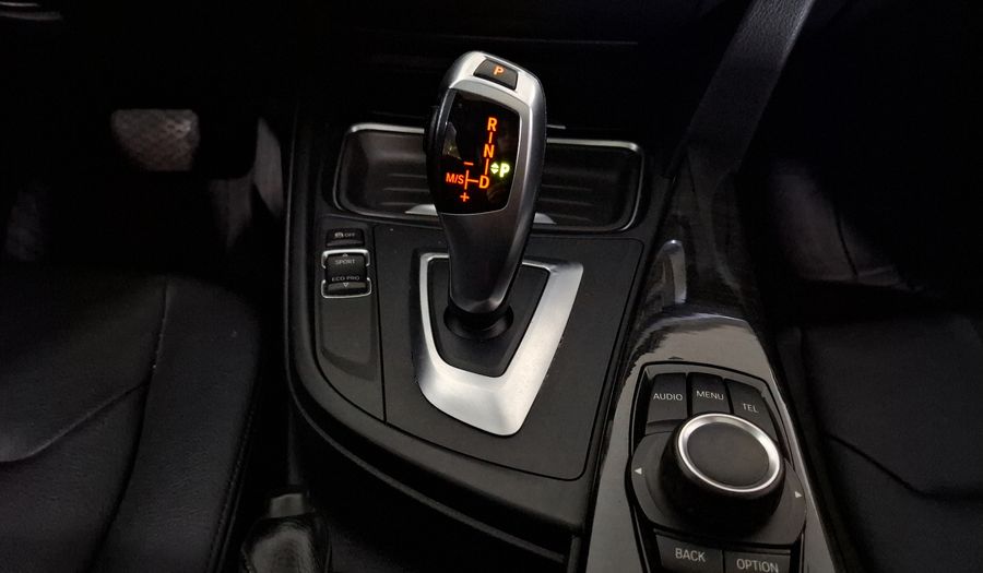 Bmw Serie 3 2.0 320IA LUXURY LINE Sedan 2015