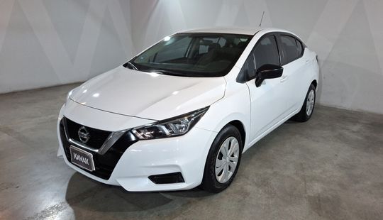 Nissan • Versa