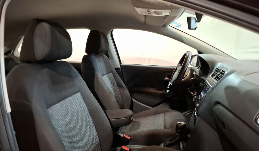 Volkswagen Polo 1.6 COMFORTLINE PLUS AUTO Hatchback 2021
