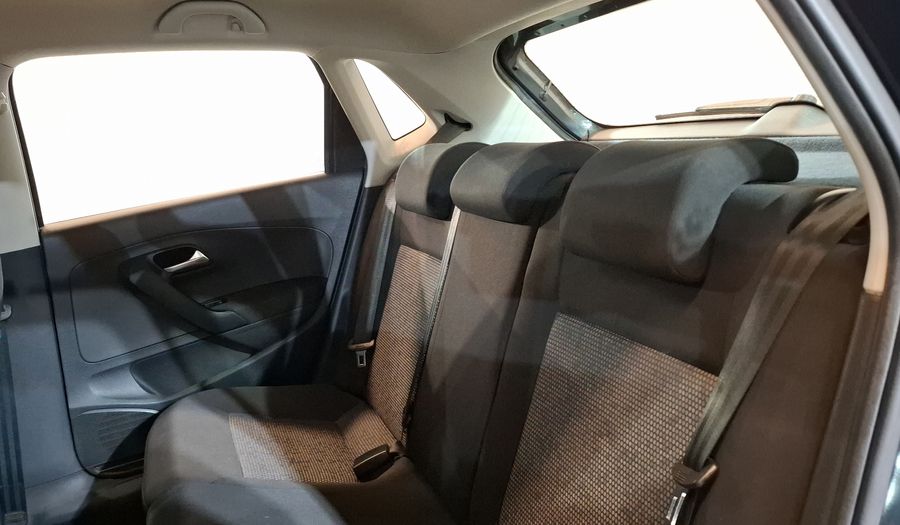 Volkswagen Polo 1.6 COMFORTLINE PLUS AUTO Hatchback 2021