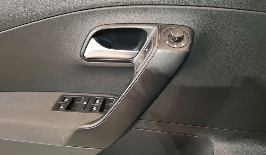 Volkswagen Polo 1.6 COMFORTLINE PLUS AUTO Hatchback 2021