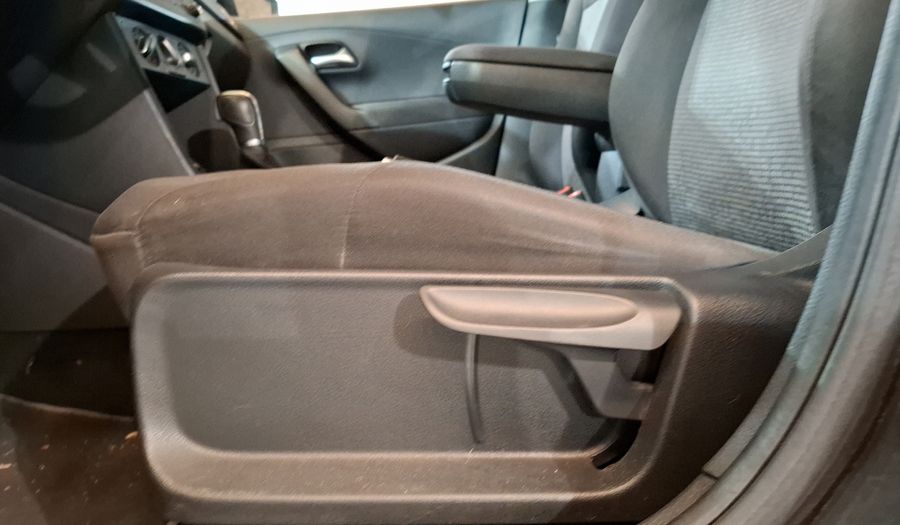 Volkswagen Polo 1.6 COMFORTLINE PLUS AUTO Hatchback 2021
