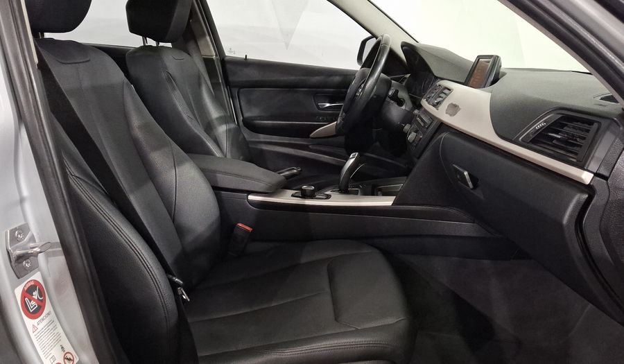 Bmw Serie 3 2.0 320IA Sedan 2014