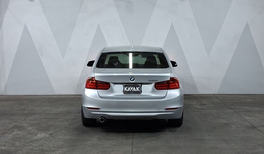 Bmw Serie 3 2.0 320IA Sedan 2014