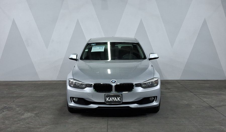 Bmw Serie 3 2.0 320IA Sedan 2014