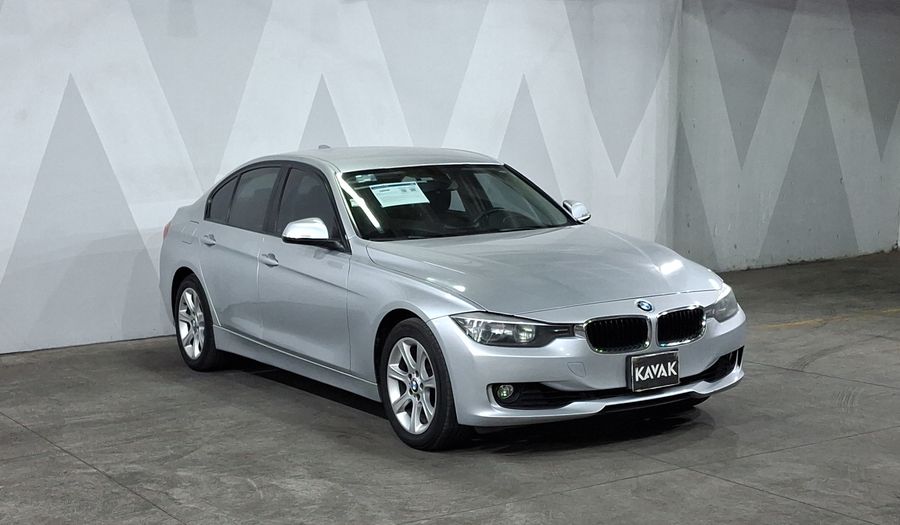 Bmw Serie 3 2.0 320IA Sedan 2014
