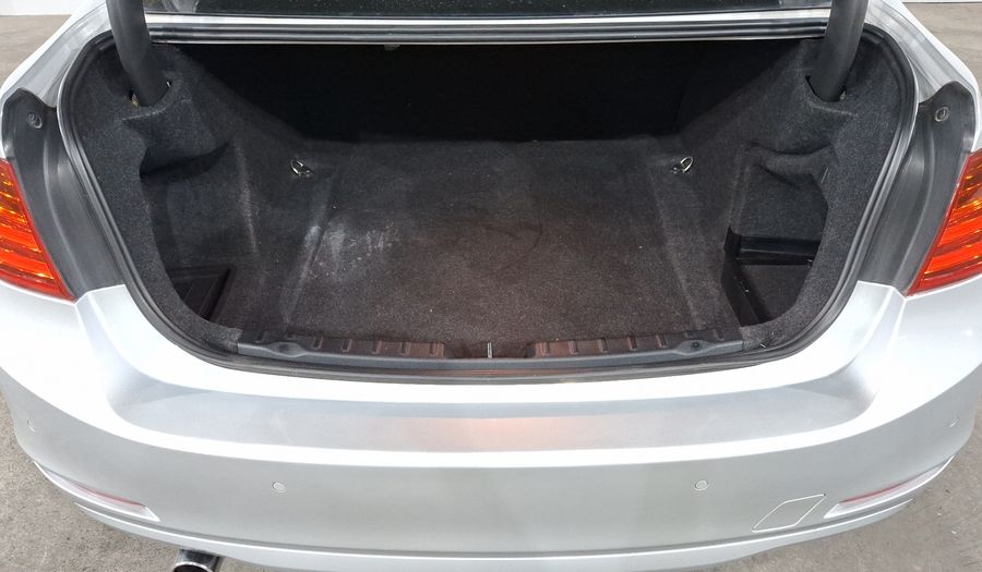 Bmw Serie 3 2.0 320IA Sedan 2014