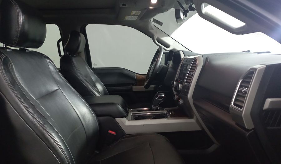 Ford Lobo 3.5 LOBO LARIAT CREW CAB 4X2 AT Pickup 2016