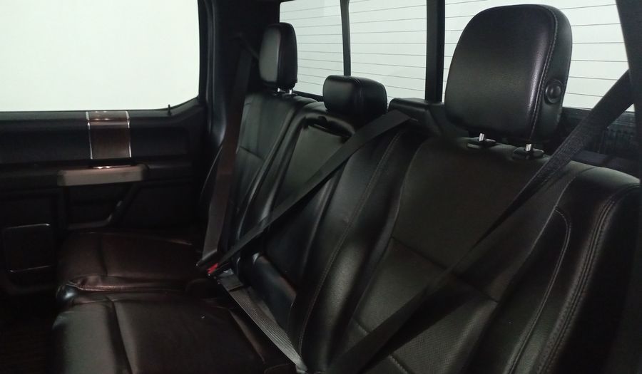 Ford Lobo 3.5 LOBO LARIAT CREW CAB 4X2 AT Pickup 2016