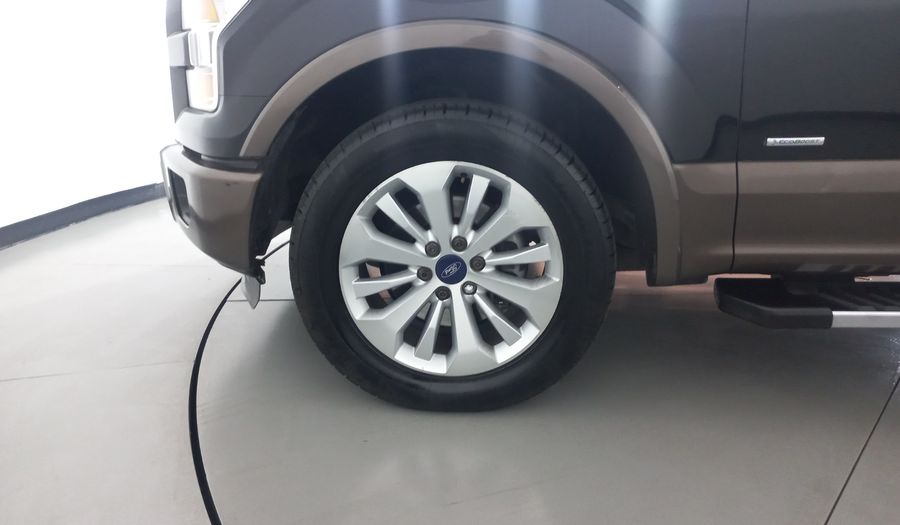 Ford Lobo 3.5 LOBO LARIAT CREW CAB 4X2 AT Pickup 2016