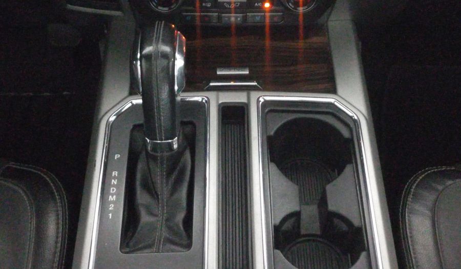 Ford Lobo 3.5 LOBO LARIAT CREW CAB 4X2 AT Pickup 2016
