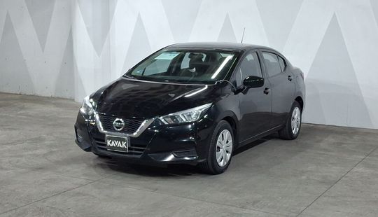 Nissan • Versa