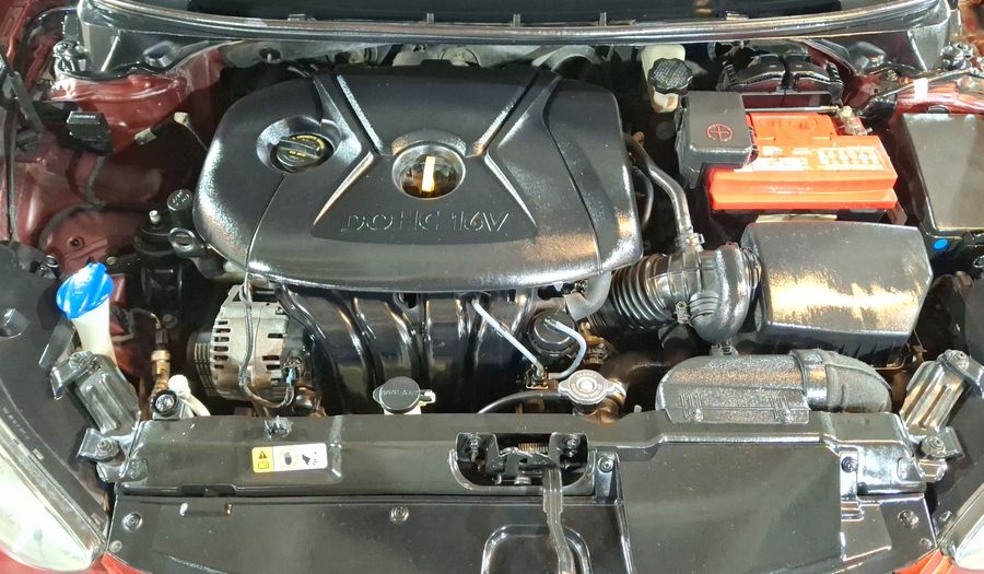 Hyundai Elantra 1.8 LIMITED TECH AT Sedan 2015