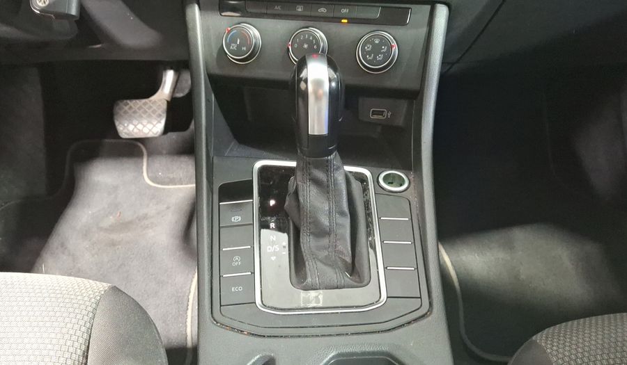 Volkswagen Jetta 1.4 TRENDLINE AUTO Sedan 2019