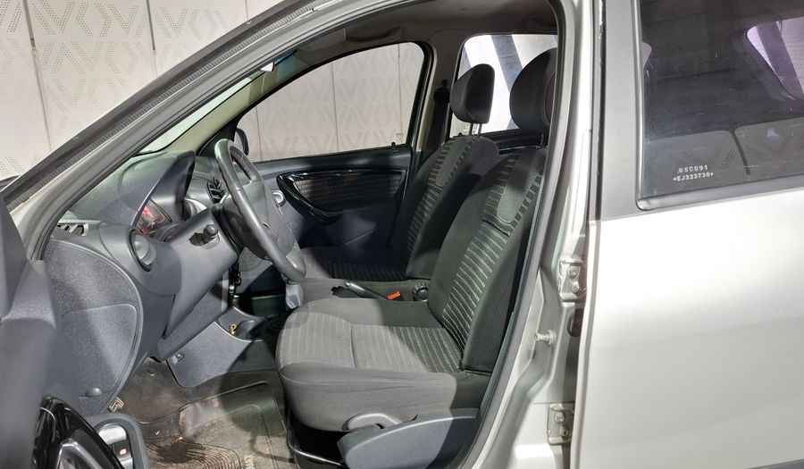 Renault Sandero 1.6 16V PRIVILEGE NAV Hatchback 2015