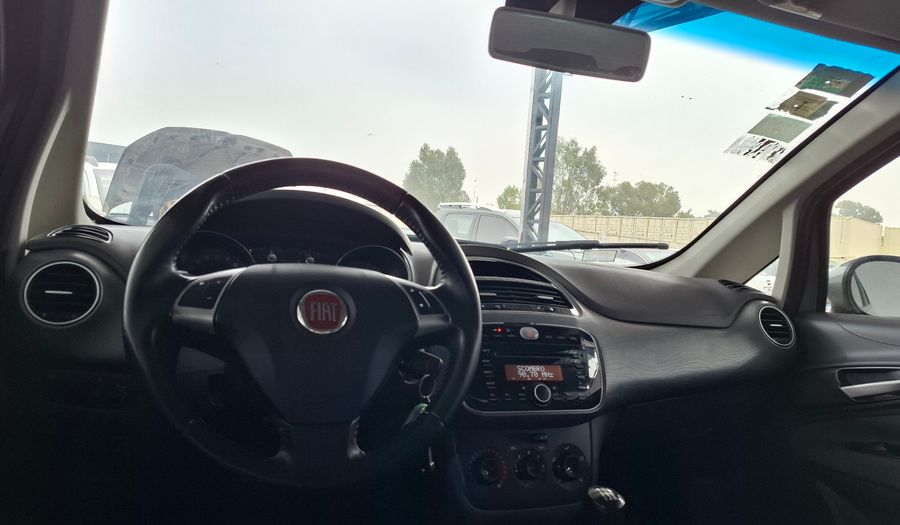 Fiat Punto 1.6 16V ESSENCE 5P Hatchback 2013