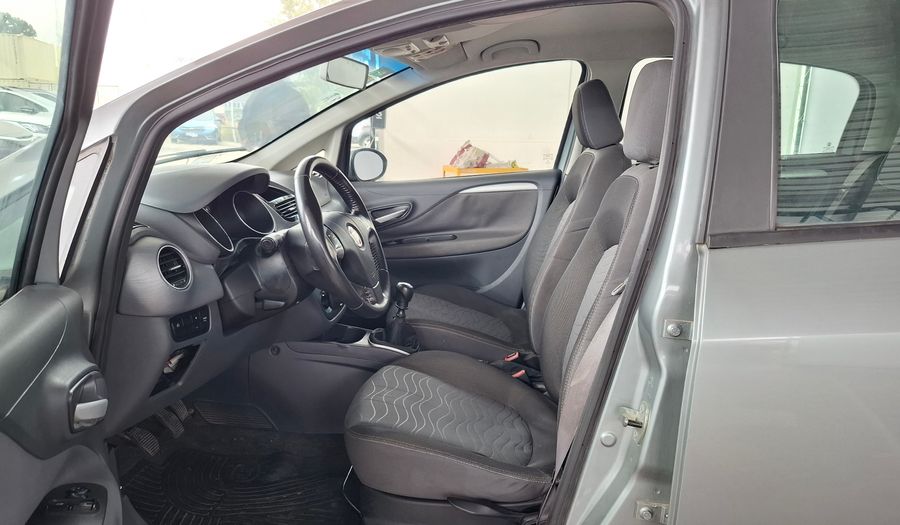 Fiat Punto 1.6 16V ESSENCE 5P Hatchback 2013