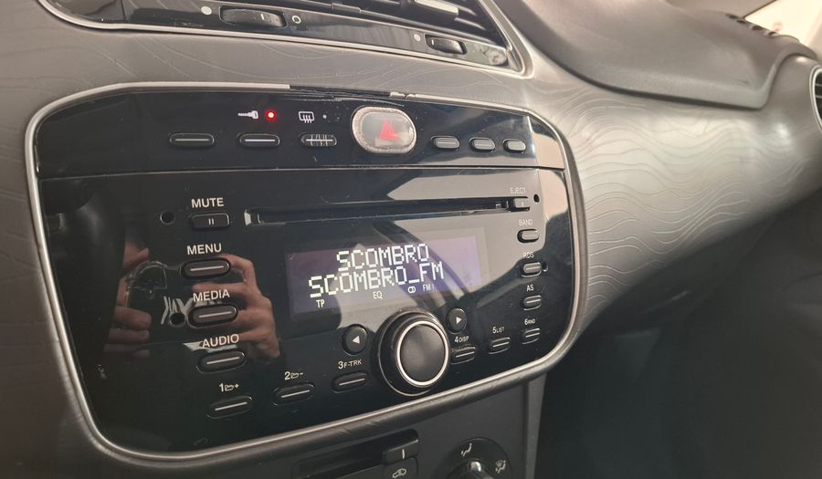 Fiat Punto 1.6 16V ESSENCE 5P Hatchback 2013