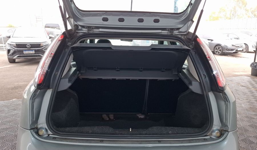Fiat Punto 1.6 16V ESSENCE 5P Hatchback 2013