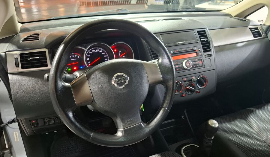 Nissan Tiida 1.8 ACENTA Hatchback 2011