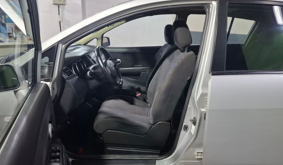 Nissan Tiida 1.8 ACENTA Hatchback 2011