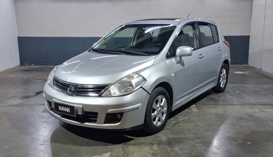 Nissan • Tiida