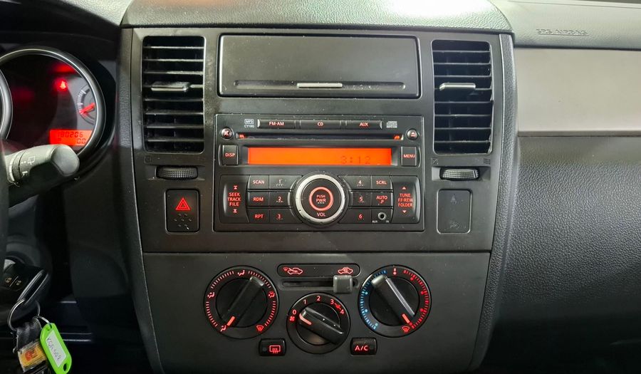 Nissan Tiida 1.8 ACENTA Hatchback 2011