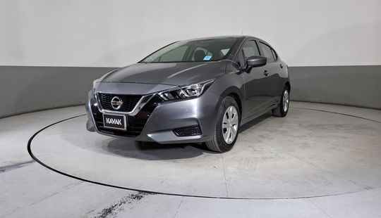 Nissan • Versa