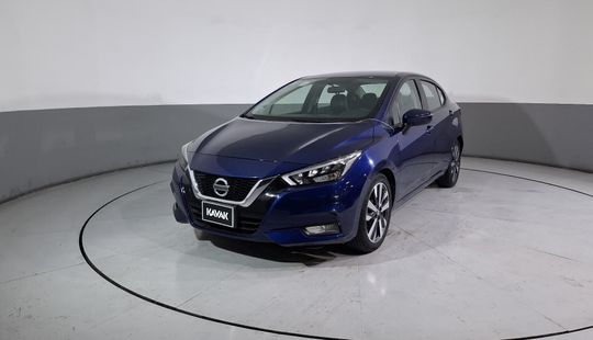 Nissan • Versa