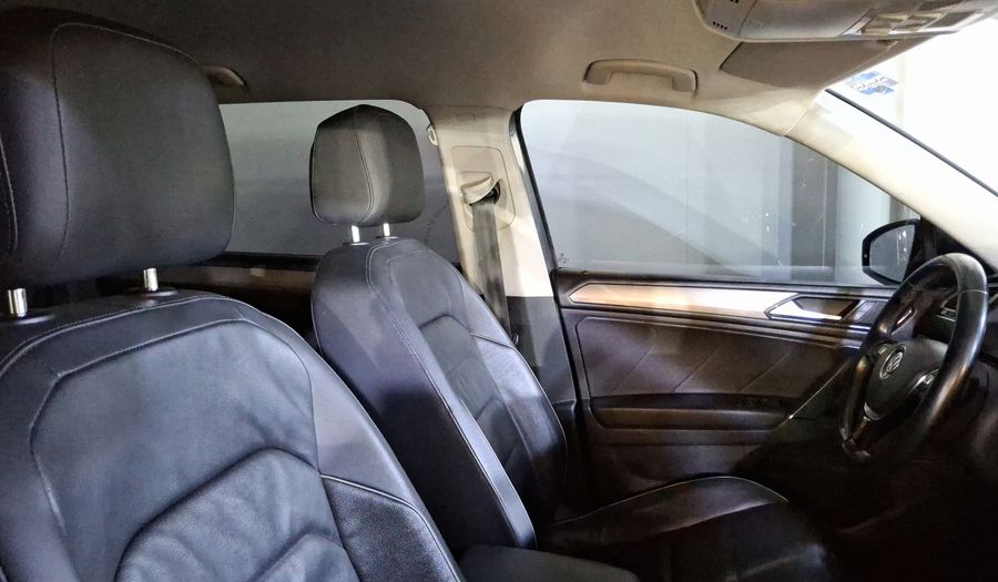 Volkswagen Tiguan 1.4 COMFORTLINE PIEL DCT Suv 2018