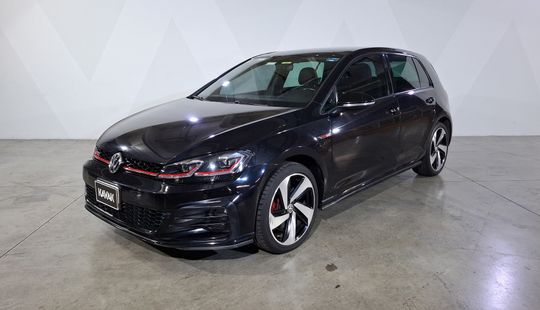 Volkswagen • Golf