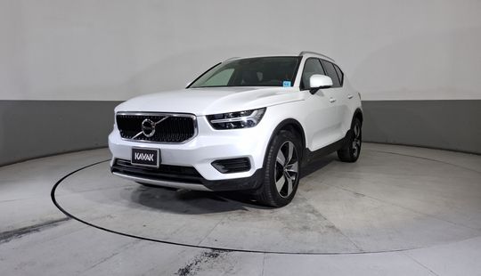Volvo • XC40