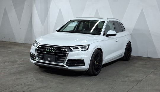 Audi • Q5
