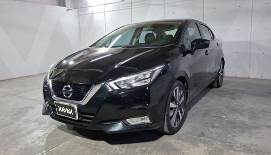 Nissan • Versa
