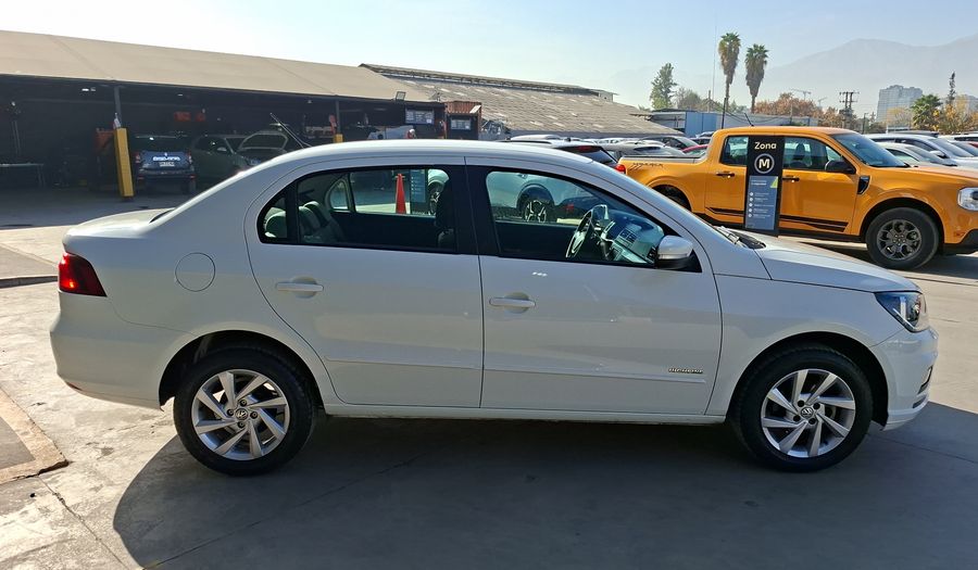 Volkswagen Voyage 1.6 HIGHLINE Sedan 2021