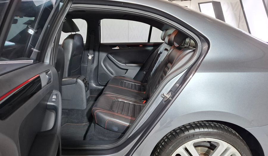 Volkswagen Vento 2.0 TSI GLI DSG + APP CON+NAV MY17 Sedan 2017