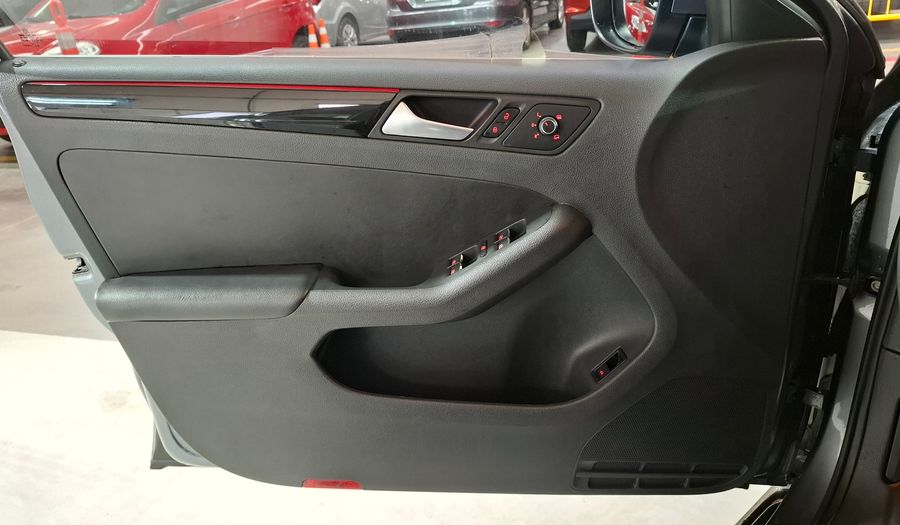 Volkswagen Vento 2.0 TSI GLI DSG + APP CON+NAV MY17 Sedan 2017