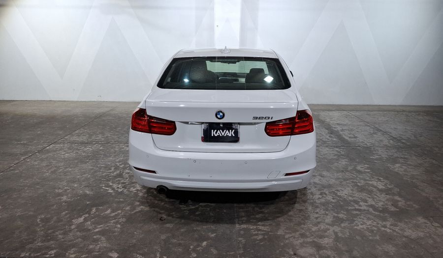 Bmw Serie 3 2.0 320IA Sedan 2014